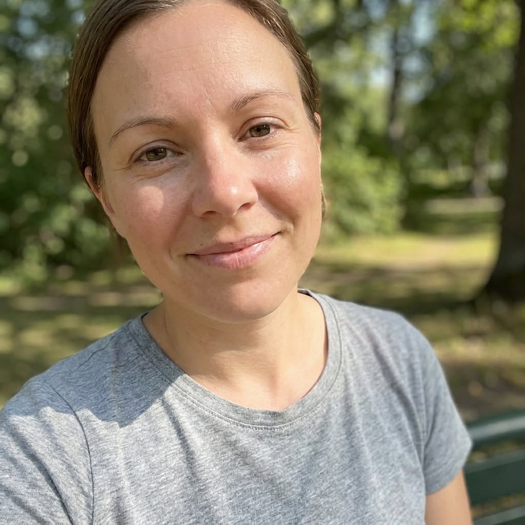 Jessica, 44